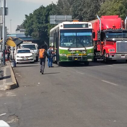 DINA Linner 12 en Ruta 46C Expreso