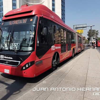 Volvo 7300 CISA-1020 saliendo de la estación Reforma Línea 1