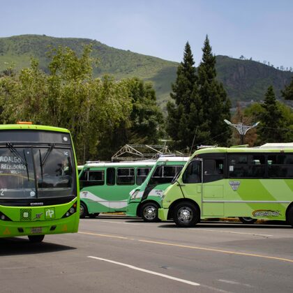 Mercedes Benz AYCO Zafiro y Volvo CAIO Induscar ProCity en Deportivo Carmen Serdán